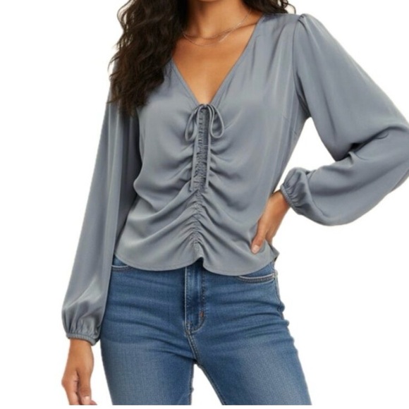 Abercrombie & Fitch Tops - Abercrombie & Fitch Gray ruched Front Long Sleeve Top Size Small Elegant Chic